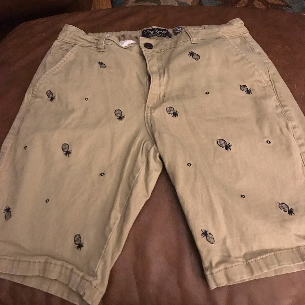 MENS DIRTY LAUNDRY SHORTS SIZE 34 EUC